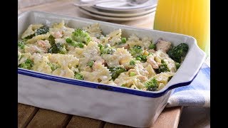 Pasta Alfredo con Brócoli Chícharos y Salmón [upl. by Lamb]