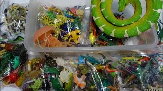 Whats in the box Small Plastic Animals 100s of Reptiles Fish Dinosaurs Bugs and more [upl. by Ostler931]